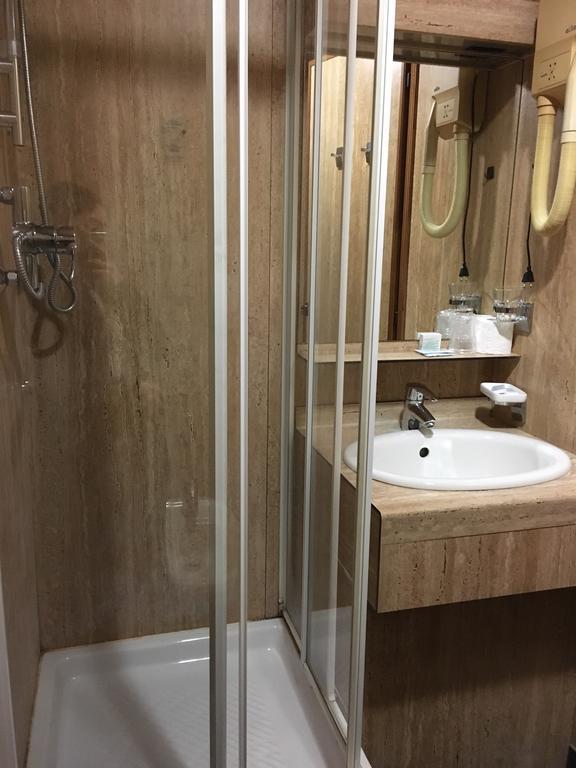 Hotel Socrate Lavena Ponte Tresa Dış mekan fotoğraf