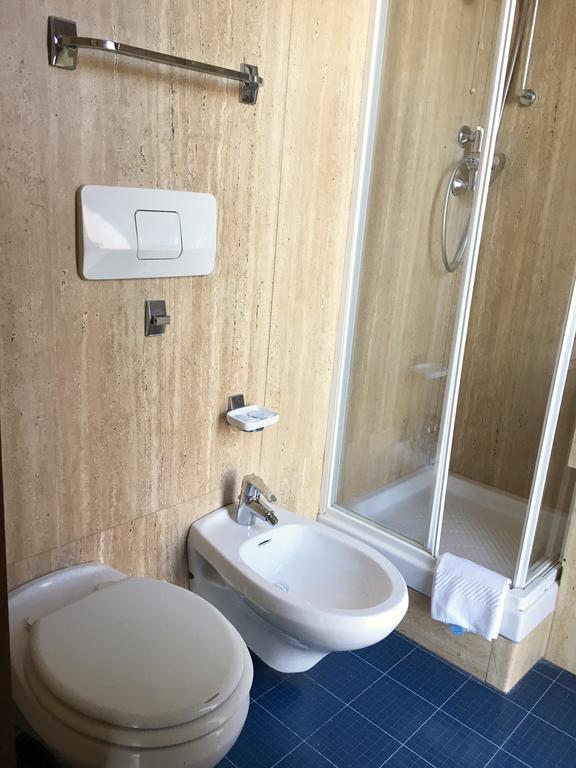 Hotel Socrate Lavena Ponte Tresa Dış mekan fotoğraf