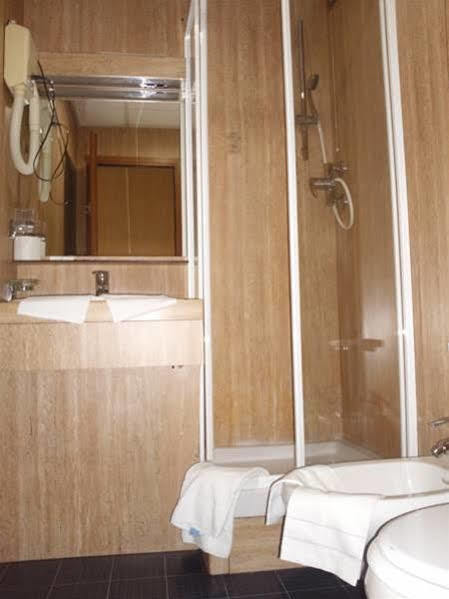 Hotel Socrate Lavena Ponte Tresa Dış mekan fotoğraf