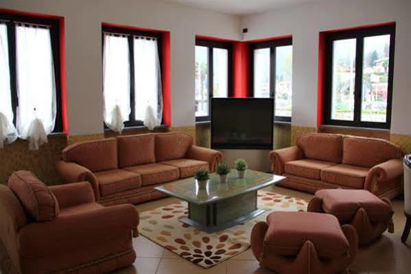 Hotel Socrate Lavena Ponte Tresa Dış mekan fotoğraf